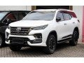 toyota-fortuner-2022-small-0